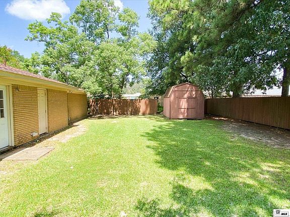 2nd image of 103 Swan Cir