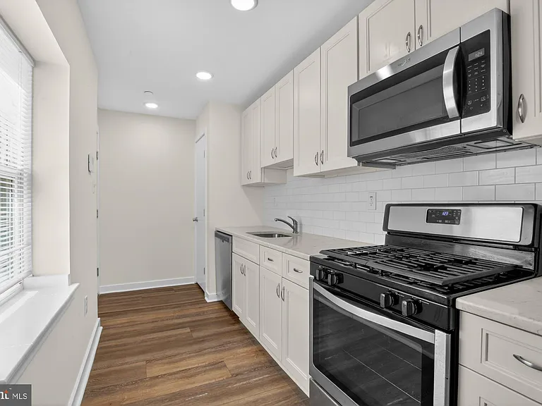 541 N Orianna St #2B — Photo 4