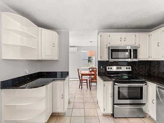 4th image of 16 Horne Ave