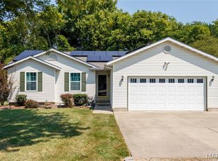 32 Lexington Ln, Highland, IL