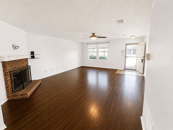 2nd image of 1600 Fieldstone Dr