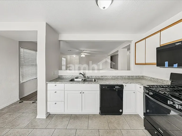 6159 S Avenue De La Chandelle — Photo 4