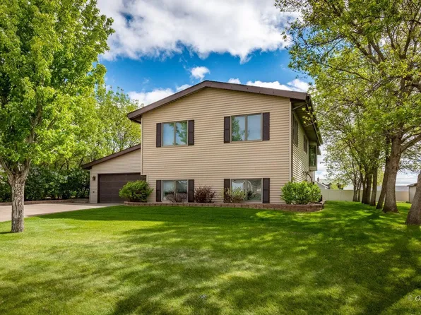 2018 5th Ave NE, Beulah, ND 58523