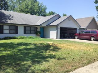 2815 Winterbrook Cir, Lawrence, KS 66047