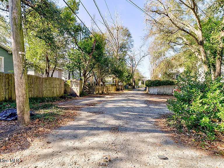 1812 Market St — Photo 43