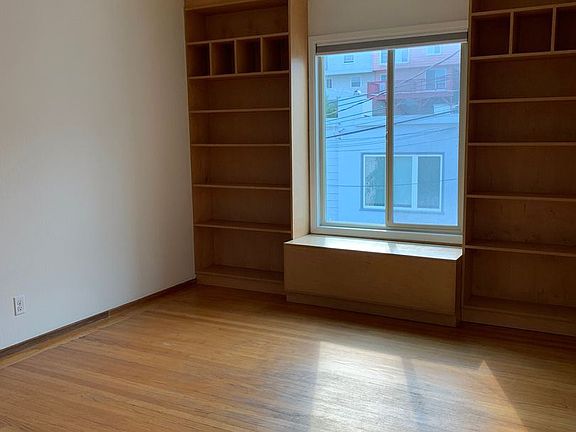 4th image of 157 Putnam St