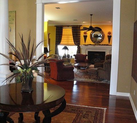 Entry foyer, hardwood floors