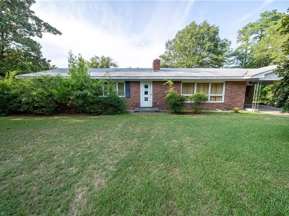 307 E Randolph St, Candor, NC 27229