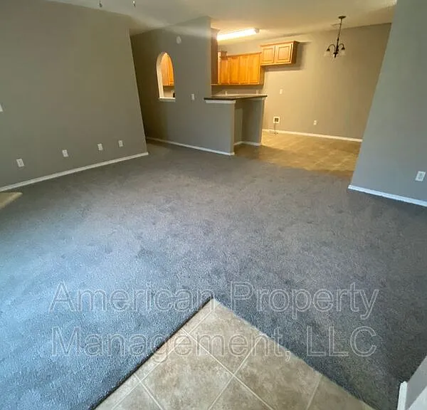 4716 NE Wisconsin St — Photo 25