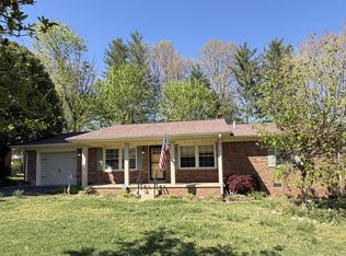 1608 Whippoorwill Dr, Lawrenceburg, TN 38464