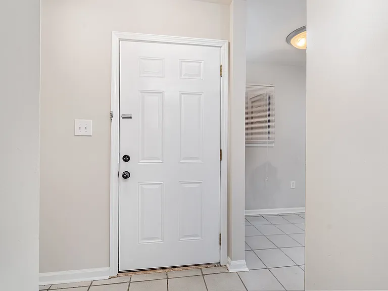 8005 Horse Chestnut Ln — Photo 4