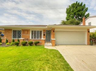 35687 Cathedral Dr, Sterling Heights, MI 48312