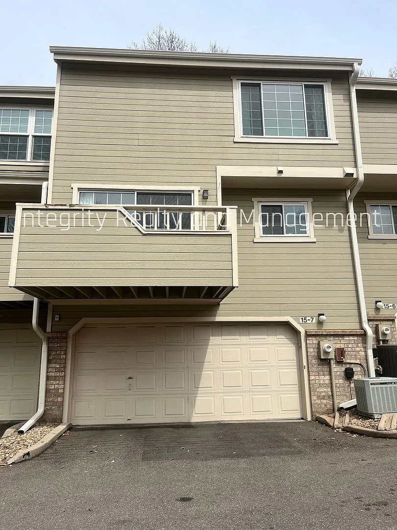 Building Photo - 1818 S Quebec Way #B15-7