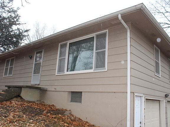 4th image of 3821 Lakeview Dr