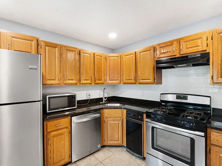 189 Irving Pl #189 — Photo 6