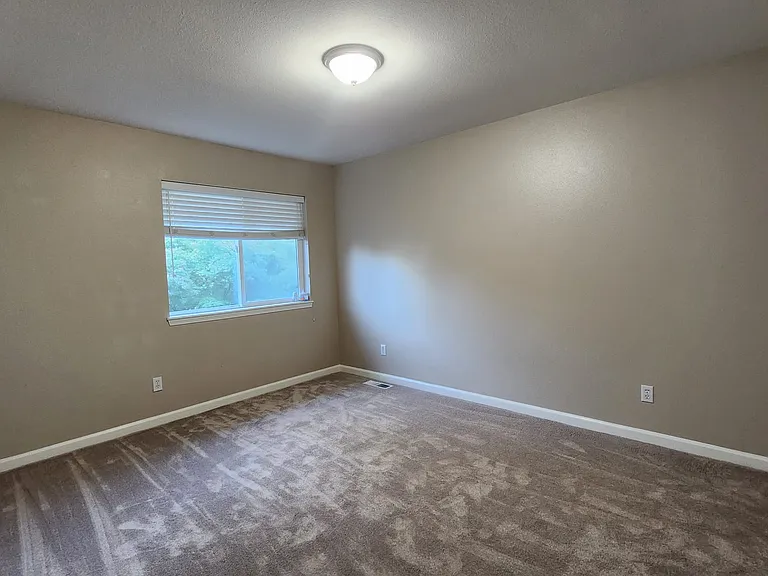 Guest bedroom 1