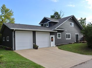 137 Center St S, Lake Benton, MN 56149