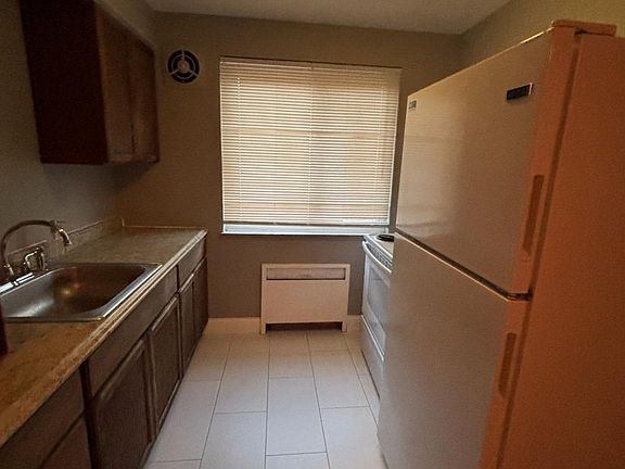 5th image of 3906 E Gatewood Ln APT 4