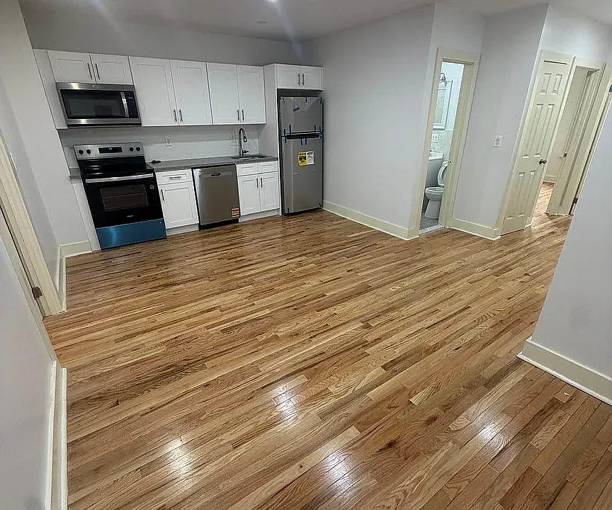 43 Montauk Ave #2