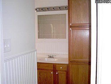 5th image of 4465 W 53rd St
