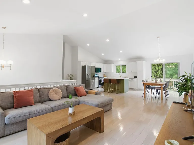 4905 Carrington Dr — Photo 14