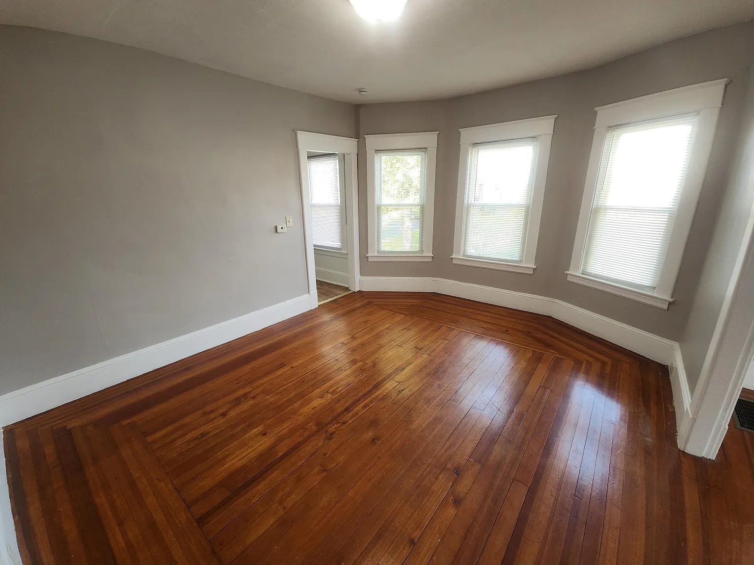 27 - 29 Fairview Ave. - 27A — Photo 2