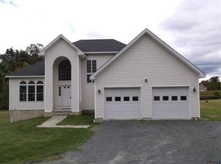 52 Morner Rd, Rensselaer, NY 12144