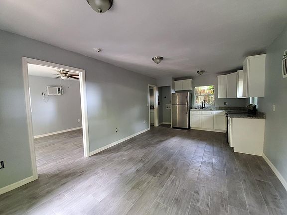 4th image of 2809 Keystone Dr #B