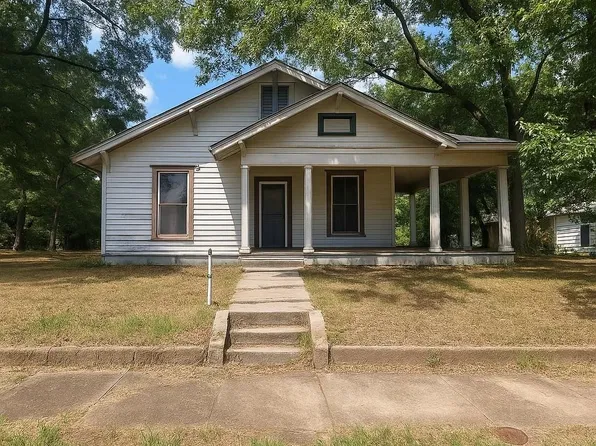 726 W Sherman St, Paris, TX 75460