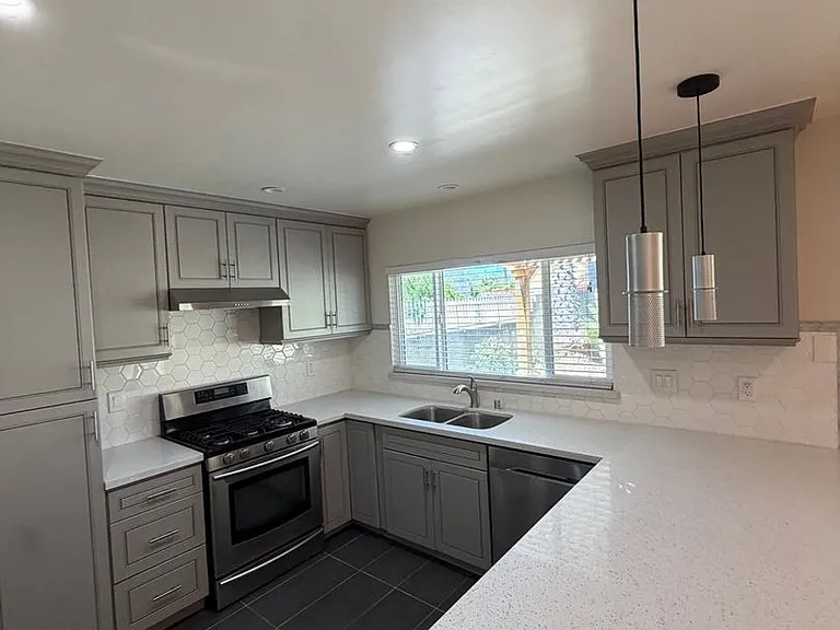 927 Redlen Ave — Photo 33