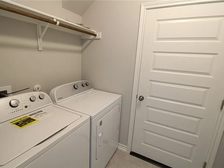 1320 Ambler Dr — Photo 20