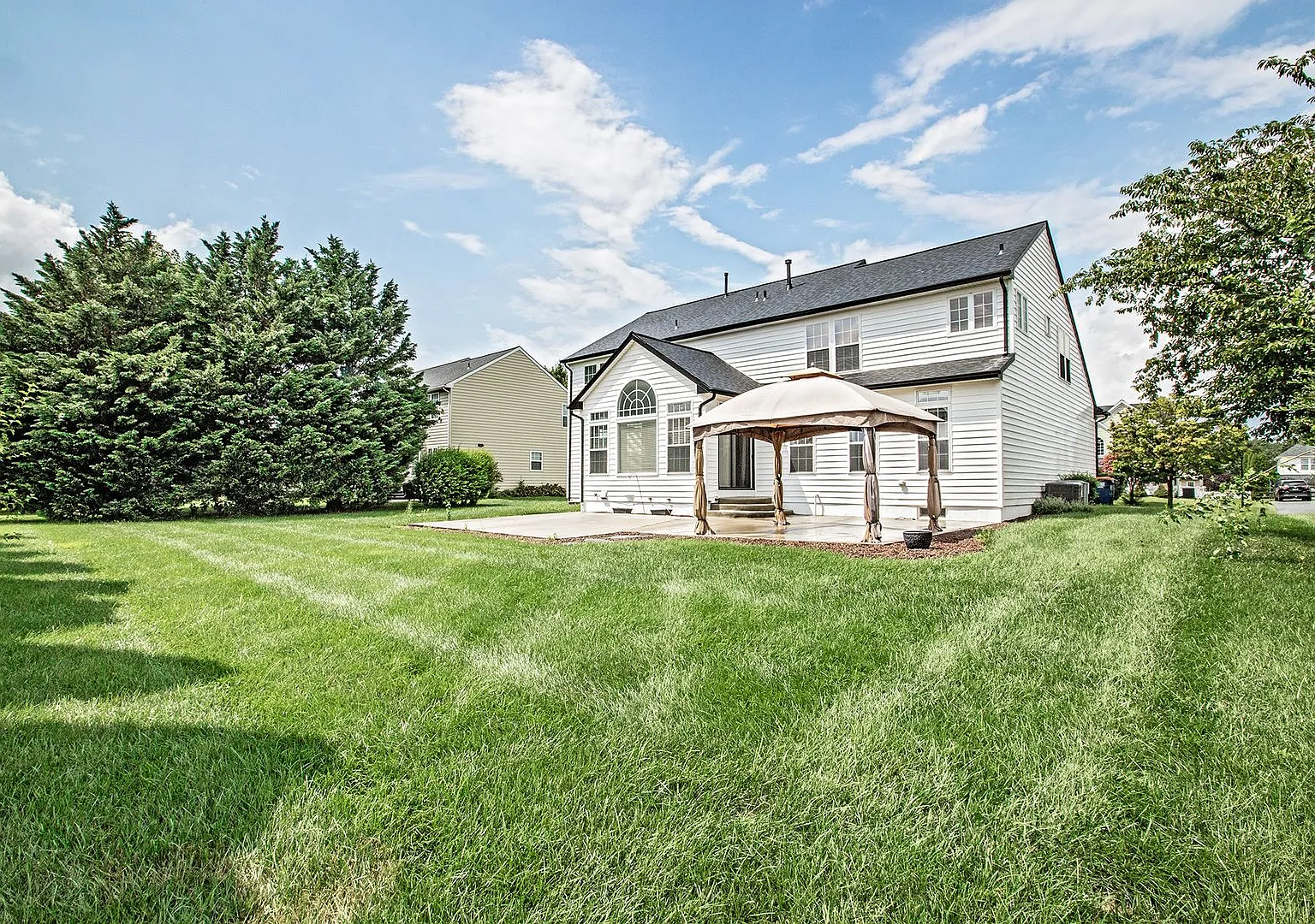 Middletown - 4 bedrooms, 3.5 bath home — Photo 2