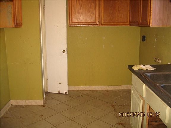 4th image of 13510-12 N Lemans St