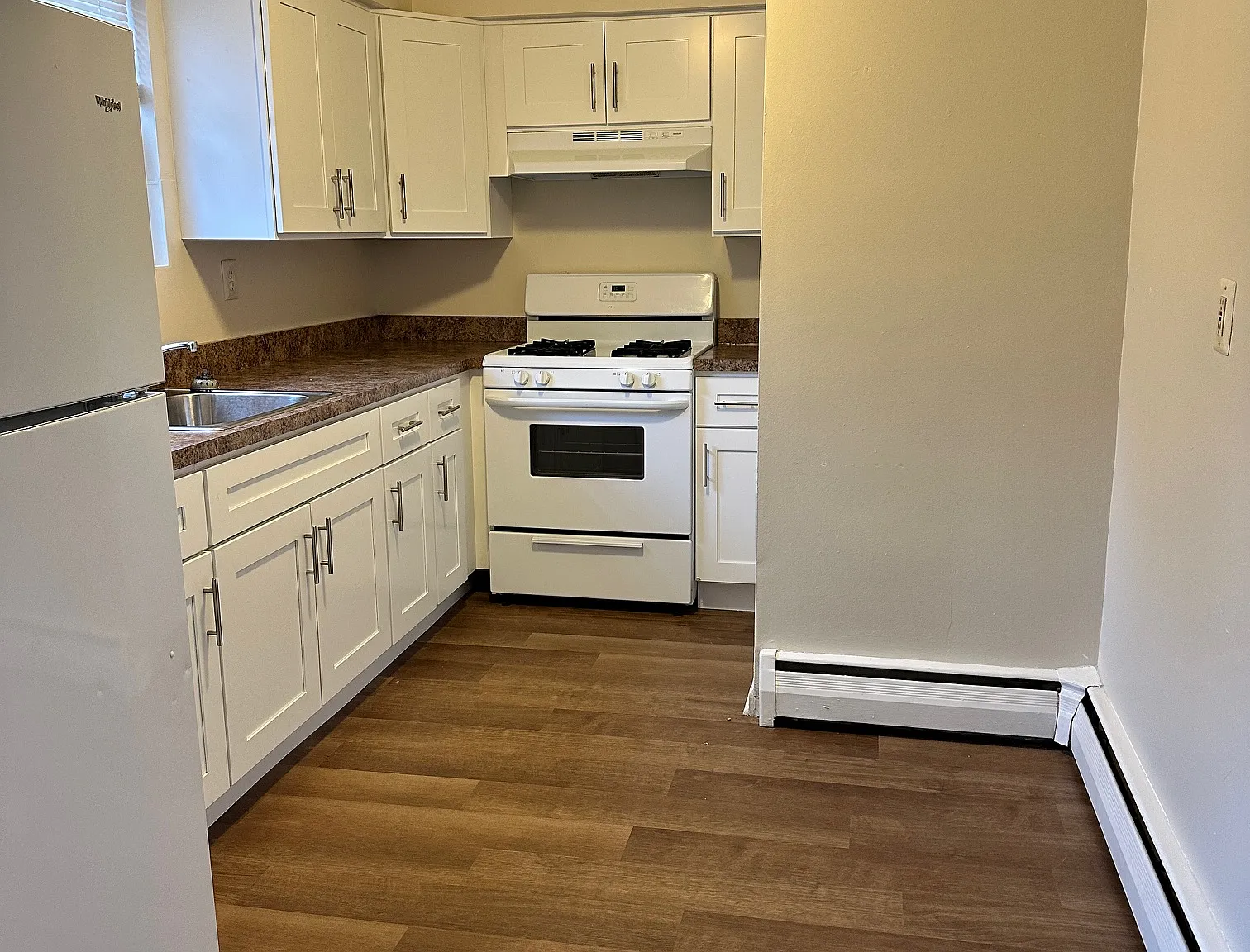Castlewood Apartments — Photo 3