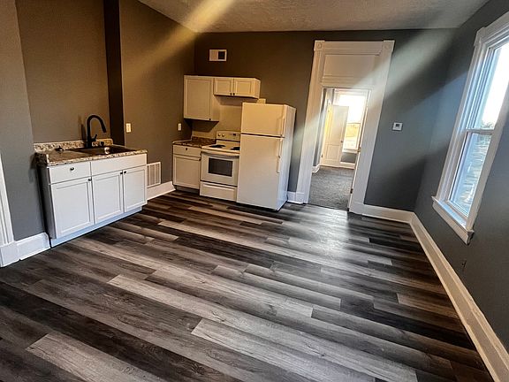 4th image of 4404 Vine St #1