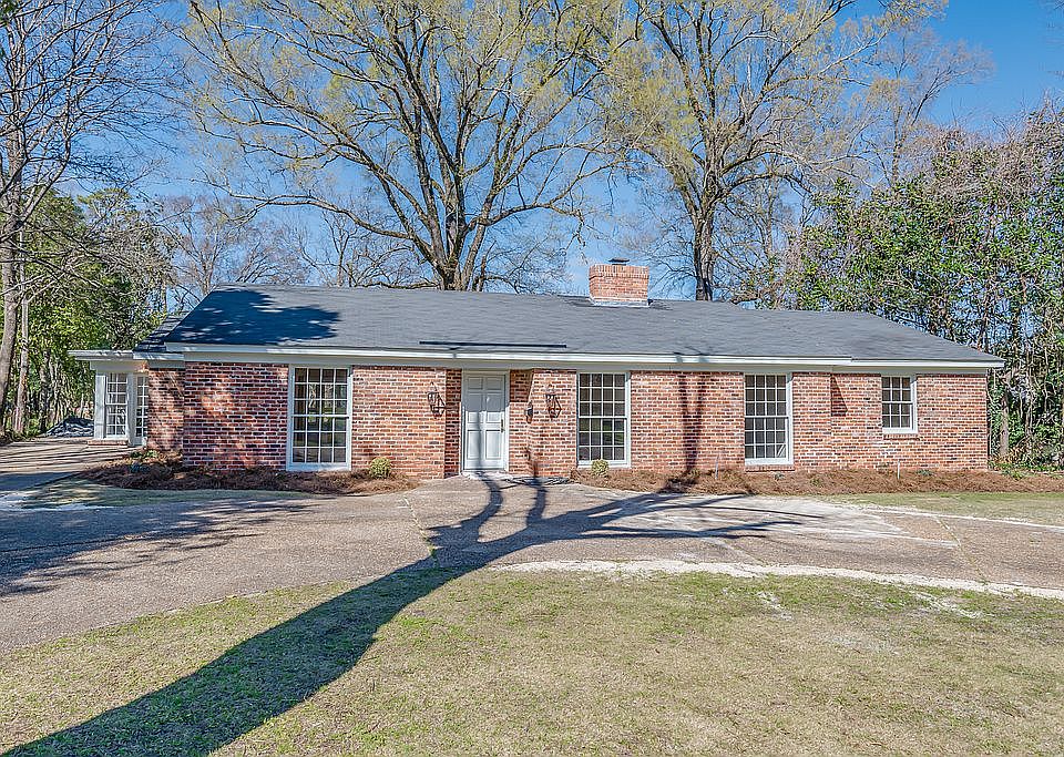1st image of 2221 Green Park Dr