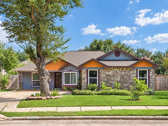 2nd image of 3822 Carya Cir