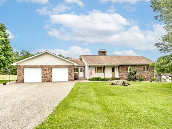 45 S Foster Rd, Mercer, PA 16137