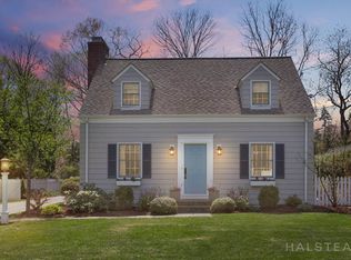 12 Phillips Ln, Darien, CT 06820