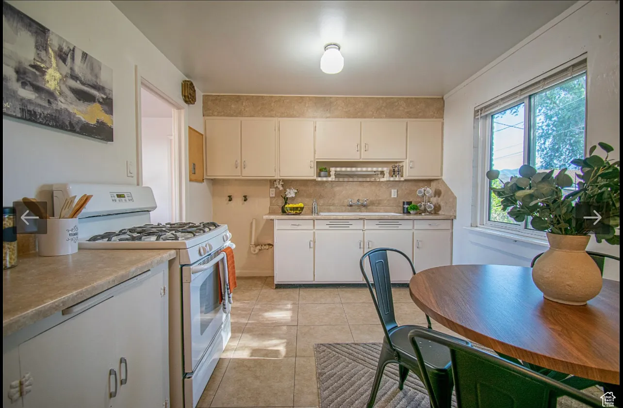 247 S. 360 W. - SC - 1 — Photo 4