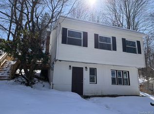 9 Underhill Trl, Monroe, NY 10950