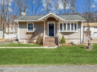 5 Keith Rd, Hopatcong, NJ 07843