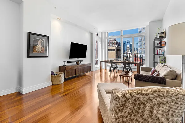 Rented by Compass | media 18