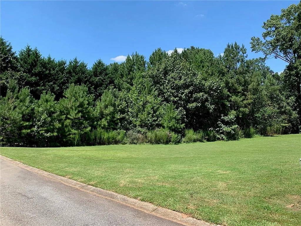 8141 Nesbit Ferry Rd photo 1