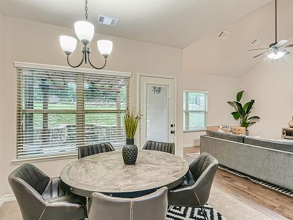 3rd image of 8024 Vista Hill Ln