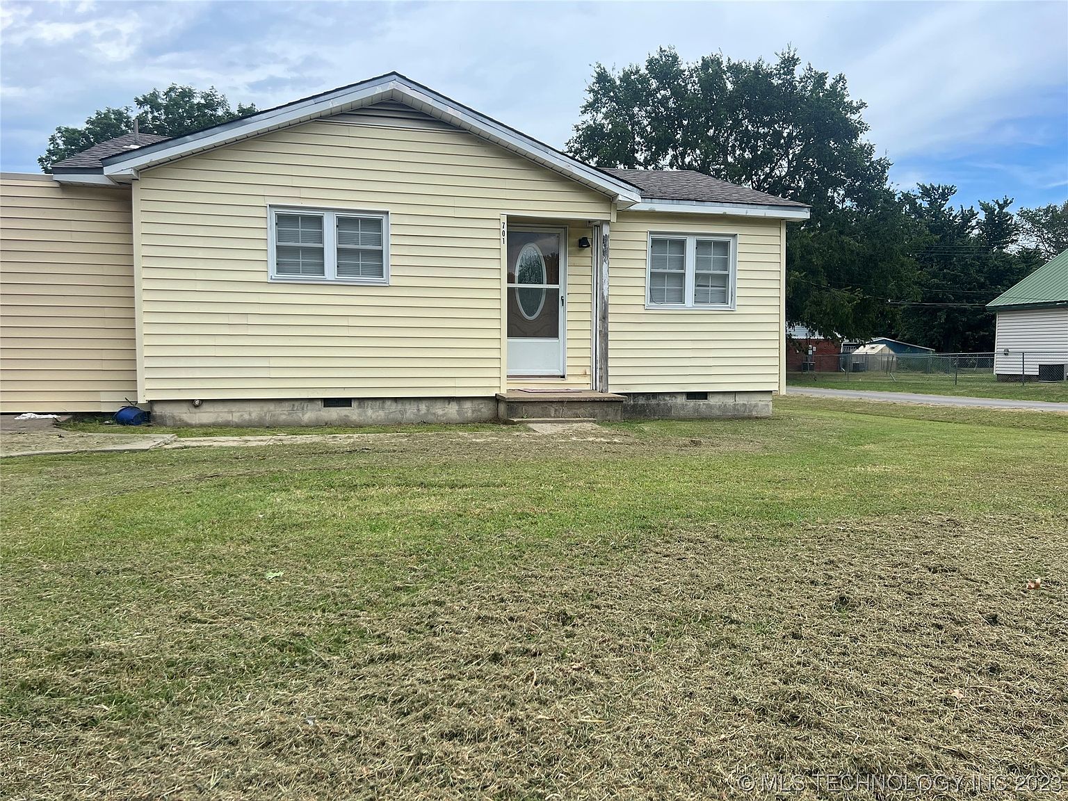 701 N Oak St, Checotah, OK 74426 MLS 2327636 Zillow