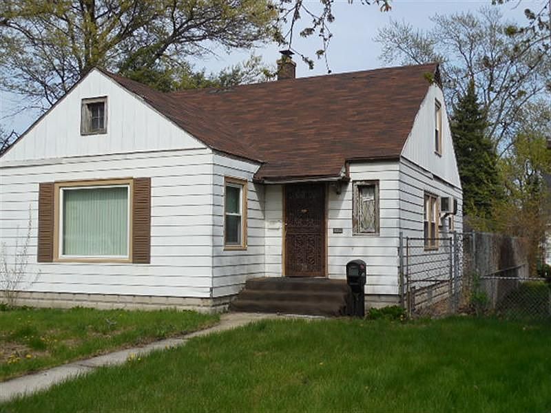 2nd image of 4731 Van Buren St