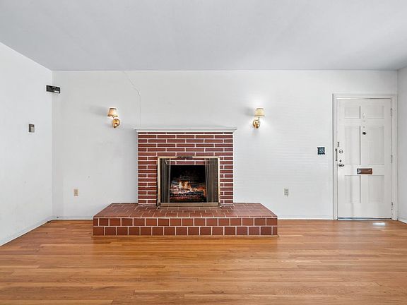 5th image of 709 Riverview Dr