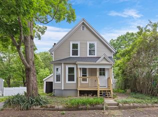 102 Hancock St, Whitman, MA 02382