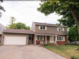 409 N Plum St, Vermillion, SD 57069